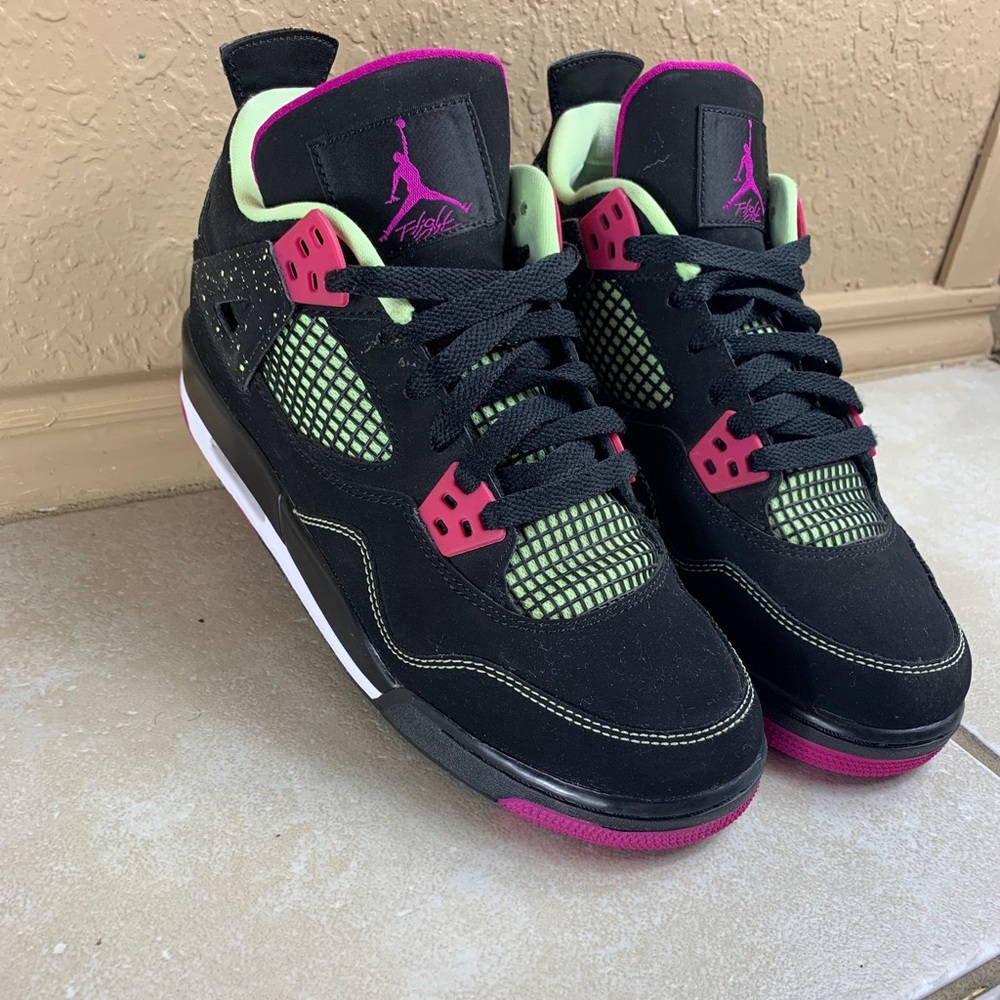 Fuchsia 4 Jordan’s💚💜🖤